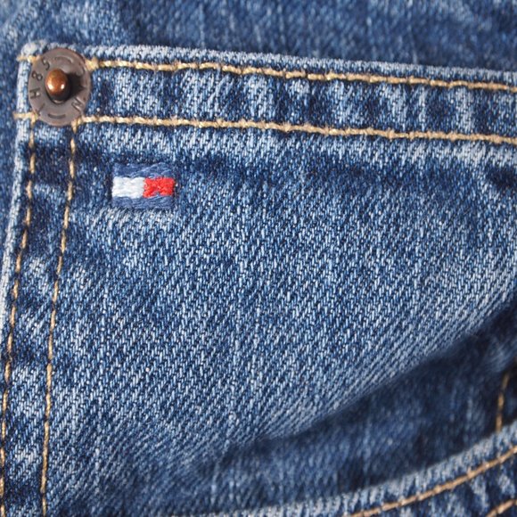 Hilfiger Men's Jeans, Size 38x30, Medium Wash, Classic Straight Fit - Picture 4 of 7